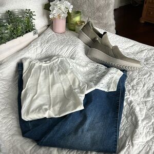 White t w lace sleeve